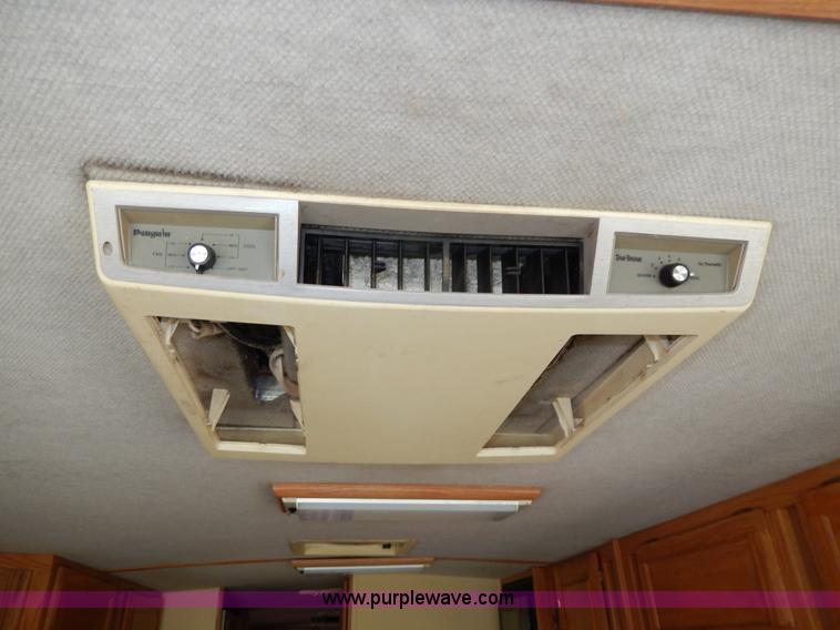 image for item D8066 1993 Rockwood Embassy Series A6322 recreational vehicle