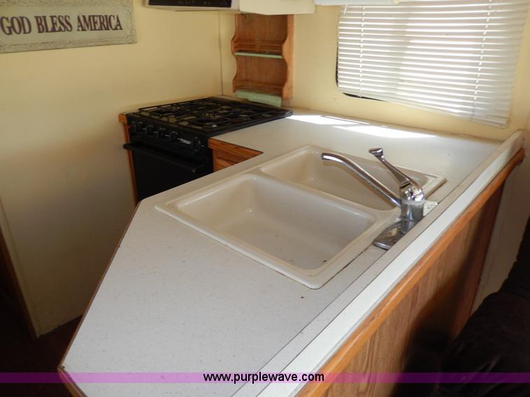 image for item D8066 1993 Rockwood Embassy Series A6322 recreational vehicle