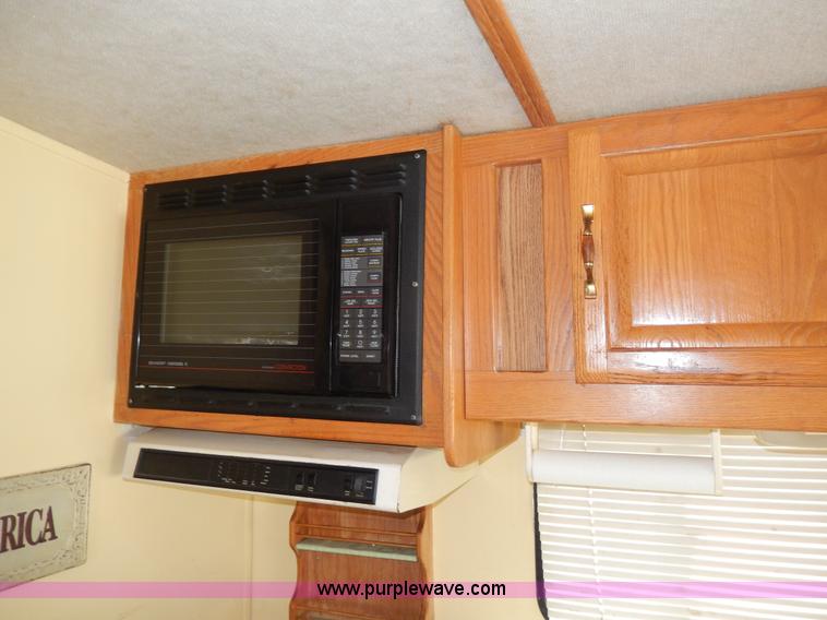image for item D8066 1993 Rockwood Embassy Series A6322 recreational vehicle
