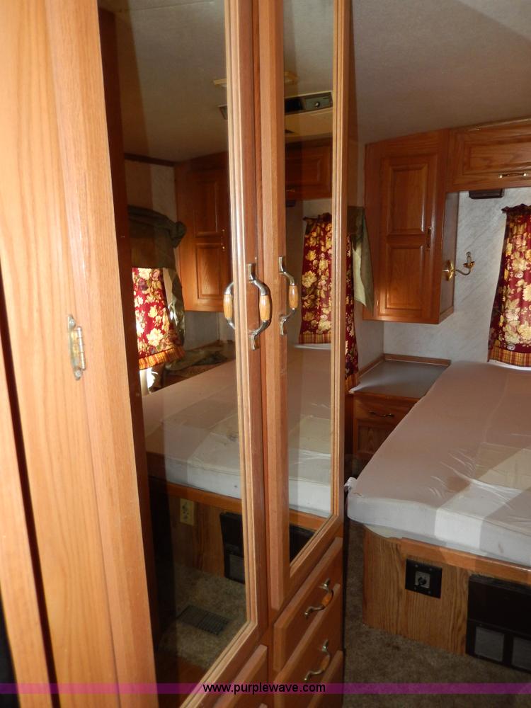 image for item D8066 1993 Rockwood Embassy Series A6322 recreational vehicle