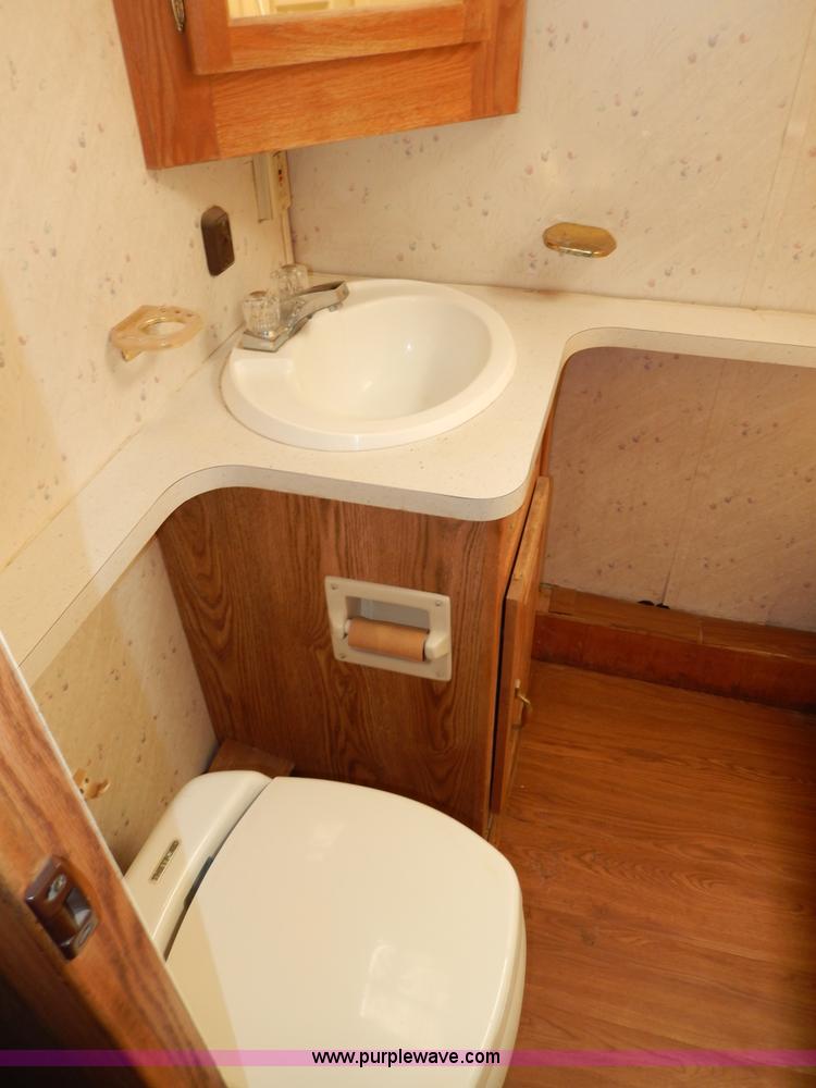 image for item D8066 1993 Rockwood Embassy Series A6322 recreational vehicle