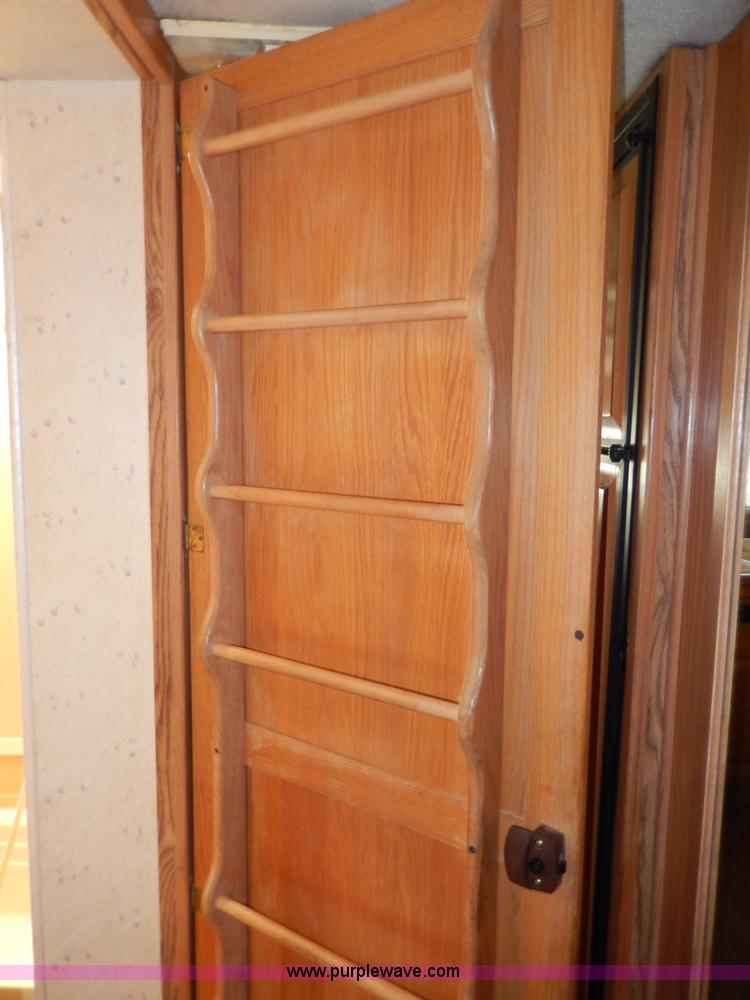 image for item D8066 1993 Rockwood Embassy Series A6322 recreational vehicle