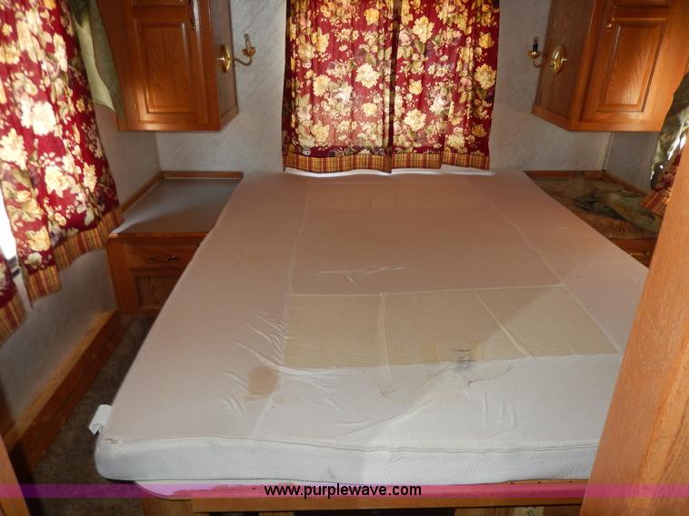 image for item D8066 1993 Rockwood Embassy Series A6322 recreational vehicle