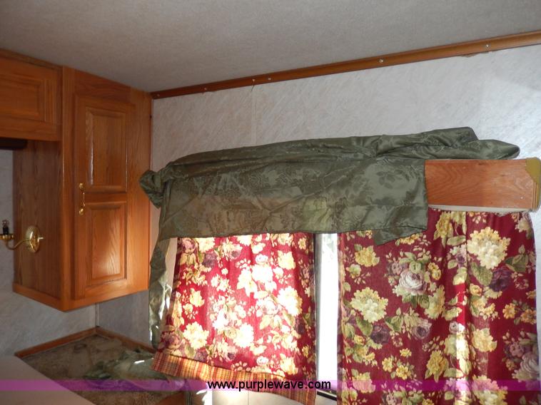 image for item D8066 1993 Rockwood Embassy Series A6322 recreational vehicle