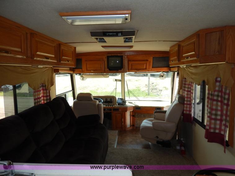 image for item D8066 1993 Rockwood Embassy Series A6322 recreational vehicle