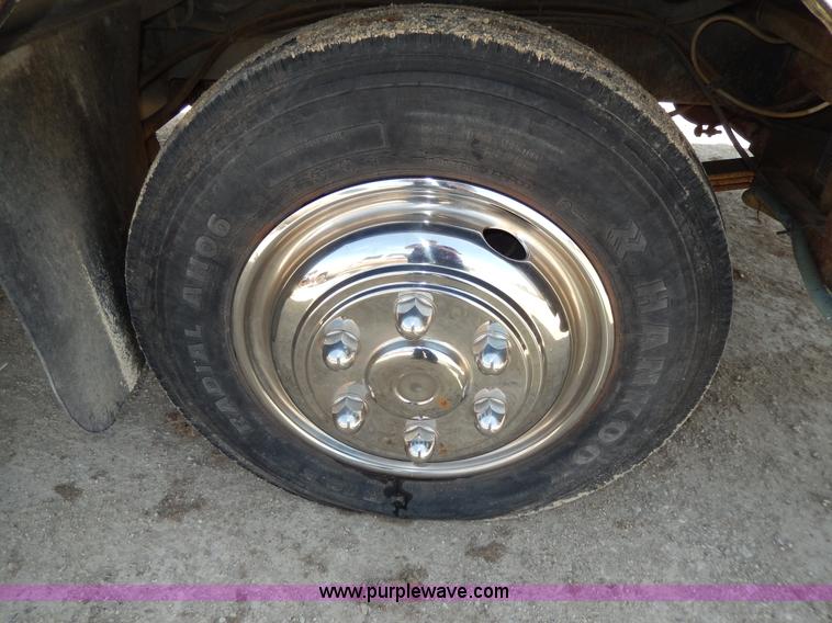 image for item D8066 1993 Rockwood Embassy Series A6322 recreational vehicle