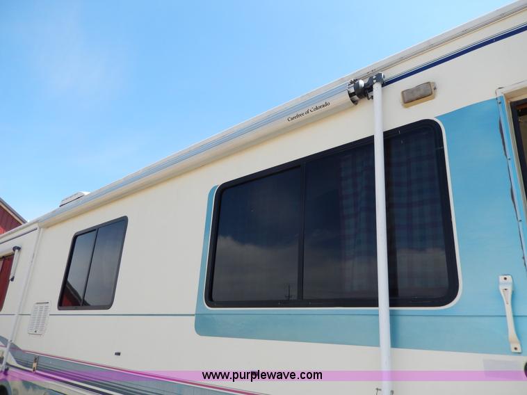 image for item D8066 1993 Rockwood Embassy Series A6322 recreational vehicle