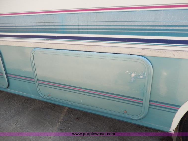 image for item D8066 1993 Rockwood Embassy Series A6322 recreational vehicle