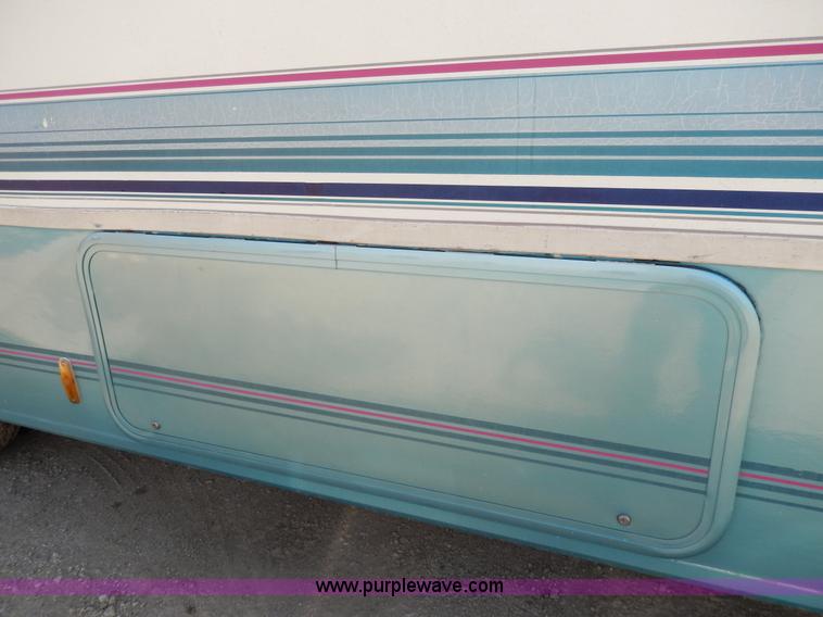 image for item D8066 1993 Rockwood Embassy Series A6322 recreational vehicle