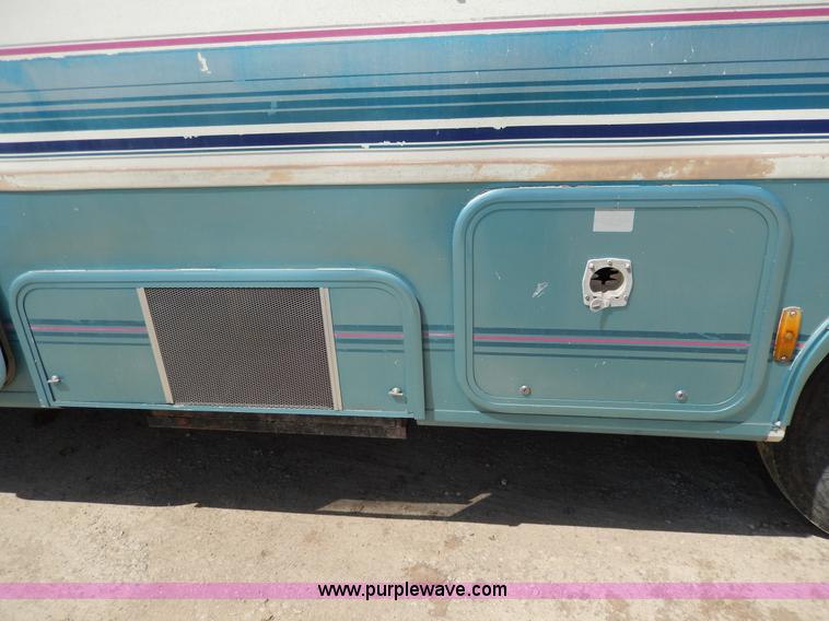 image for item D8066 1993 Rockwood Embassy Series A6322 recreational vehicle