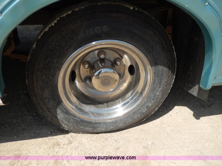 image for item D8066 1993 Rockwood Embassy Series A6322 recreational vehicle