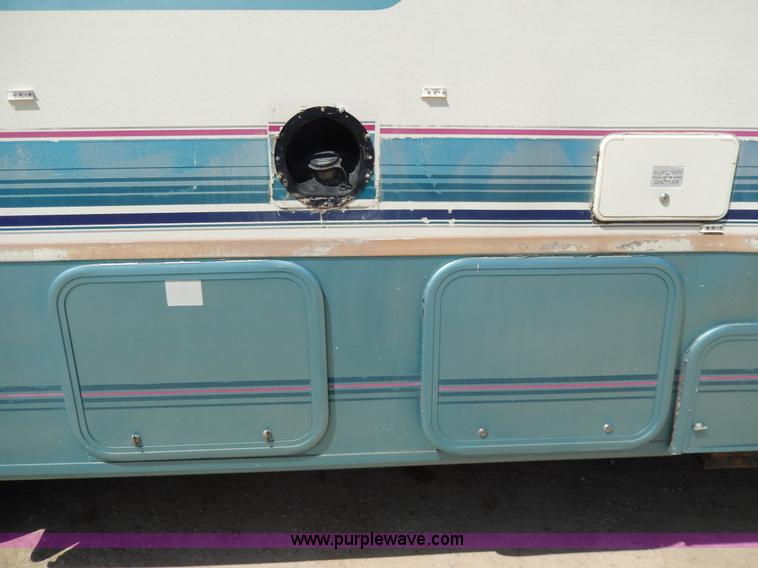 image for item D8066 1993 Rockwood Embassy Series A6322 recreational vehicle