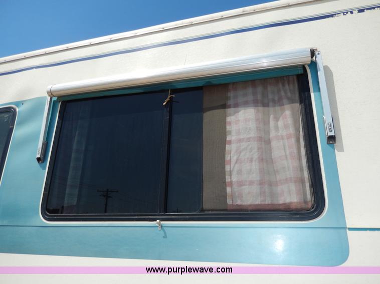 image for item D8066 1993 Rockwood Embassy Series A6322 recreational vehicle