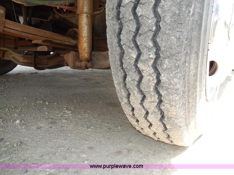 image for item D8066 1993 Rockwood Embassy Series A6322 recreational vehicle