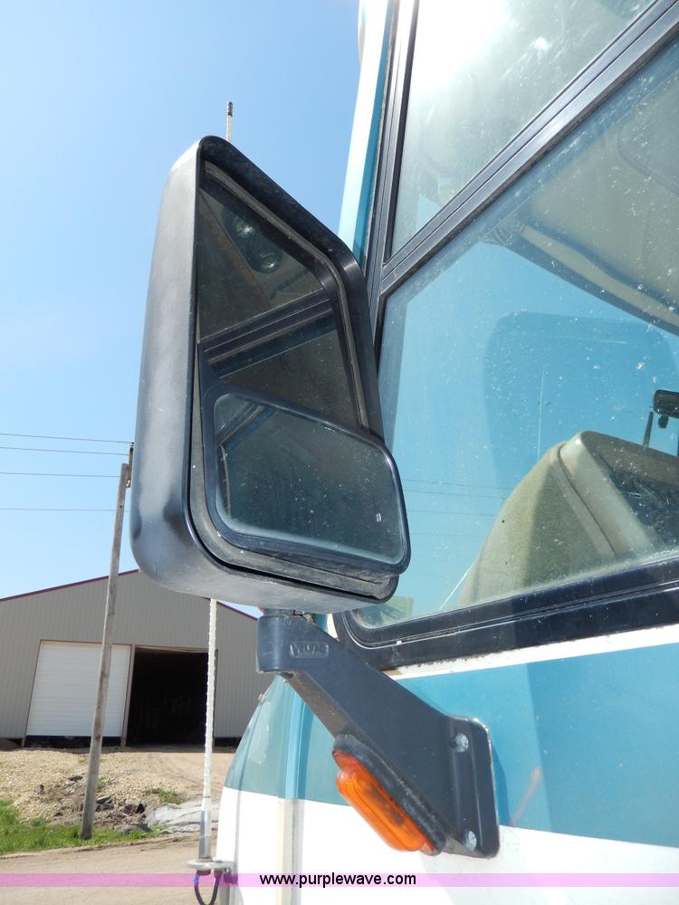 image for item D8066 1993 Rockwood Embassy Series A6322 recreational vehicle