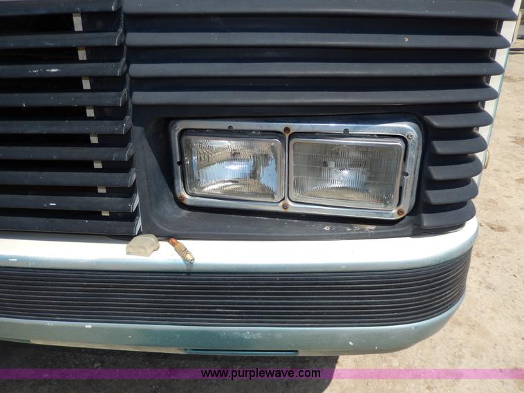 image for item D8066 1993 Rockwood Embassy Series A6322 recreational vehicle