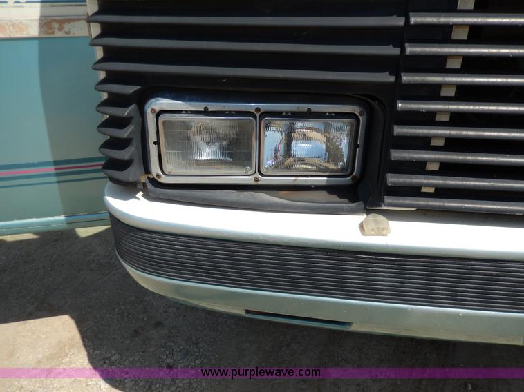 image for item D8066 1993 Rockwood Embassy Series A6322 recreational vehicle