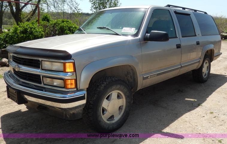 image for item D8068 1999 Chevrolet Suburban K1500 SUV