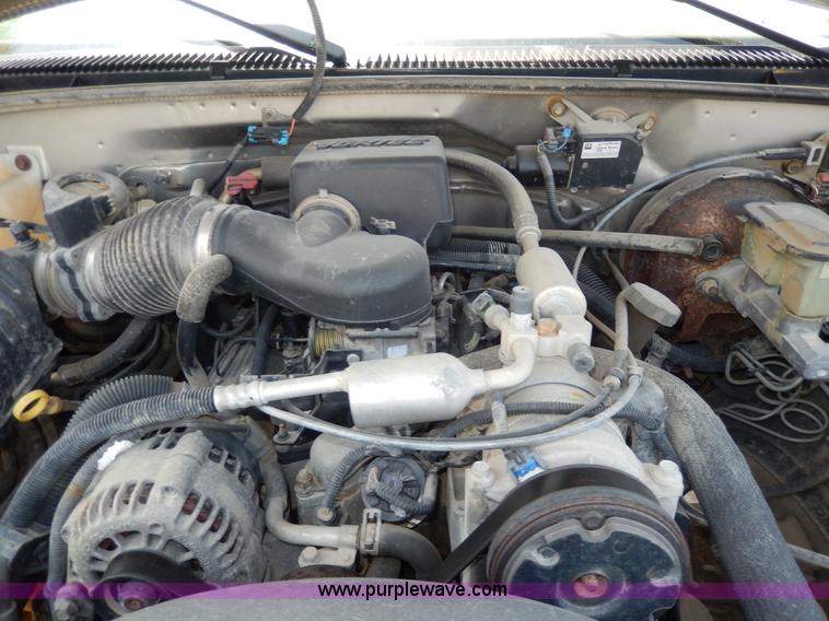 image for item D8068 1999 Chevrolet Suburban K1500 SUV