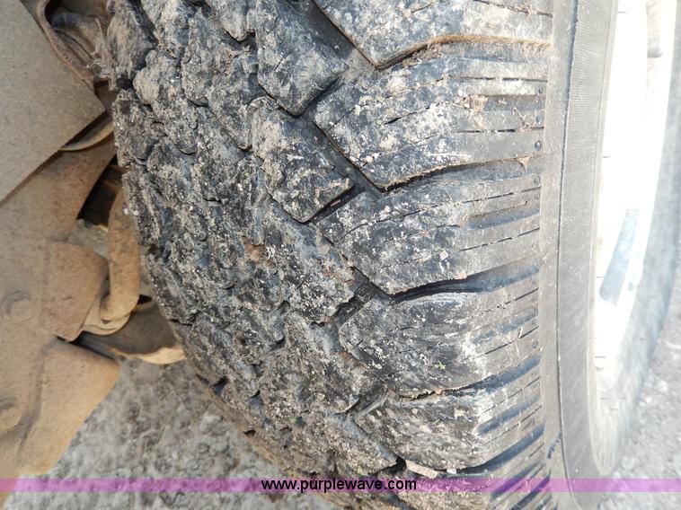 image for item D8068 1999 Chevrolet Suburban K1500 SUV