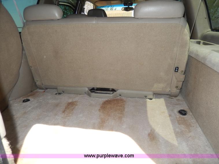 image for item D8068 1999 Chevrolet Suburban K1500 SUV