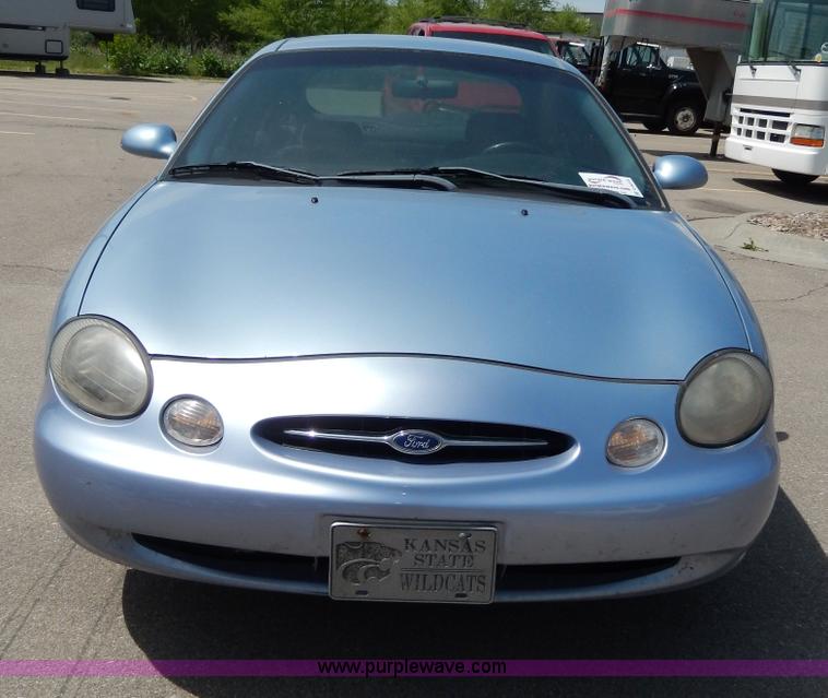 image for item D8073 1998 Ford Taurus SE