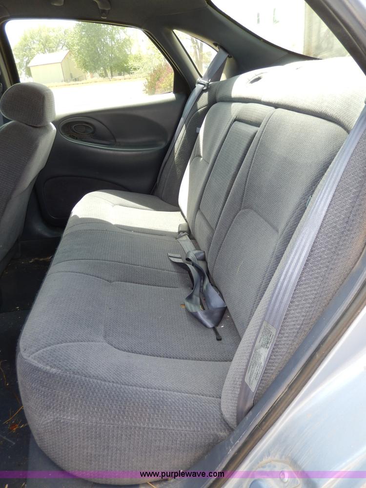 image for item D8073 1998 Ford Taurus SE