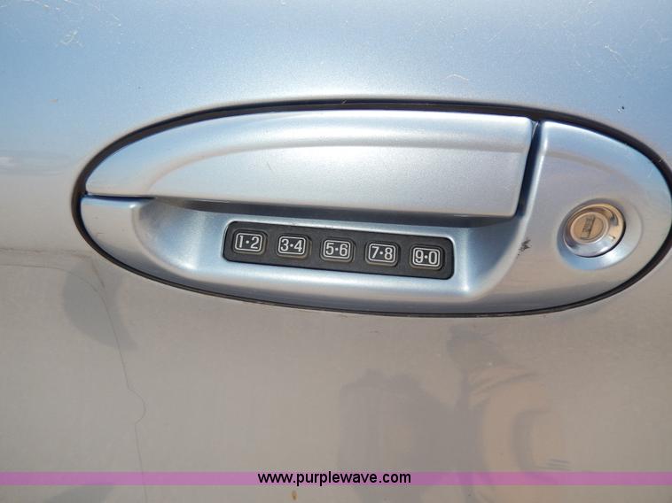 image for item D8073 1998 Ford Taurus SE