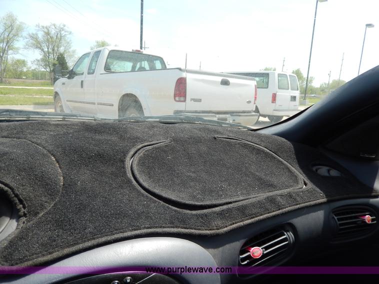 image for item D8073 1998 Ford Taurus SE