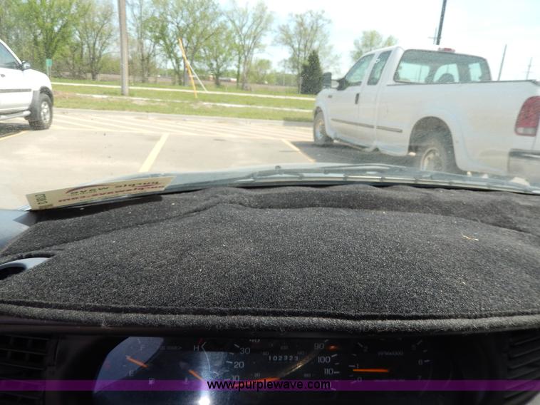 image for item D8073 1998 Ford Taurus SE