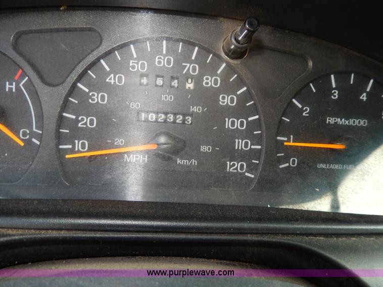 image for item D8073 1998 Ford Taurus SE