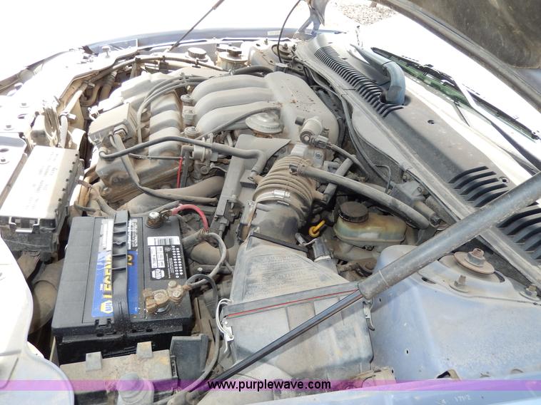 image for item D8073 1998 Ford Taurus SE