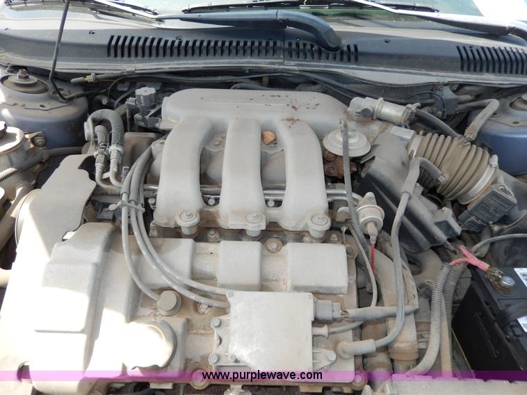 image for item D8073 1998 Ford Taurus SE