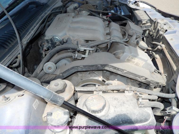 image for item D8073 1998 Ford Taurus SE