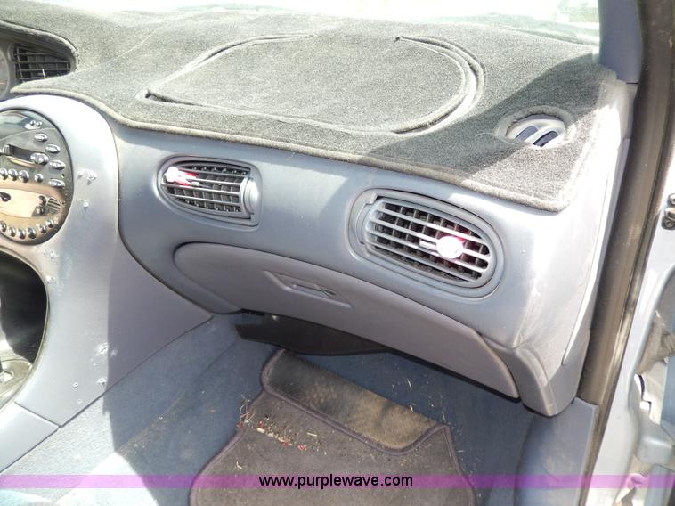 image for item D8073 1998 Ford Taurus SE