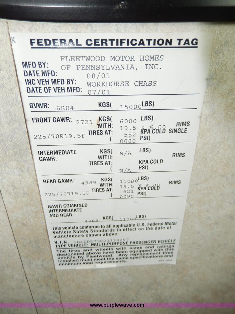 image for item D8122 2002 Workhorse P30 Fleetwood Flair 25Y recreational vehicle