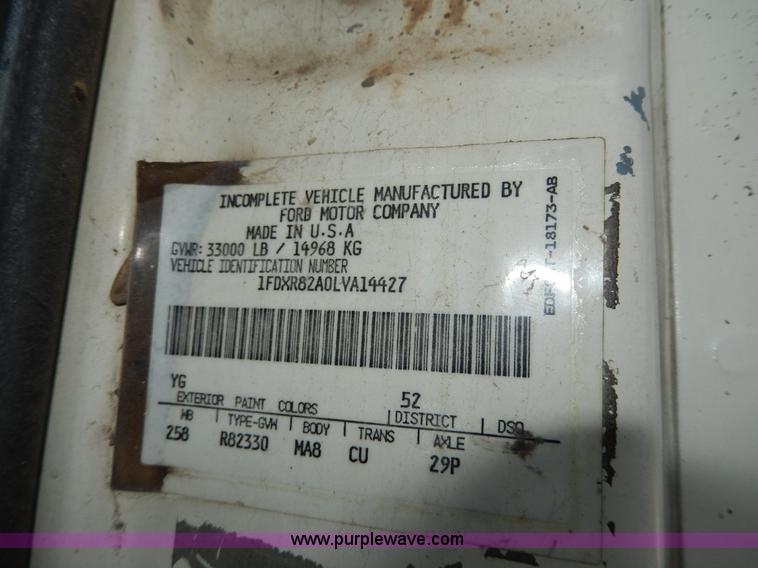 image for item D8143 1990 Ford LN8000 propane truck