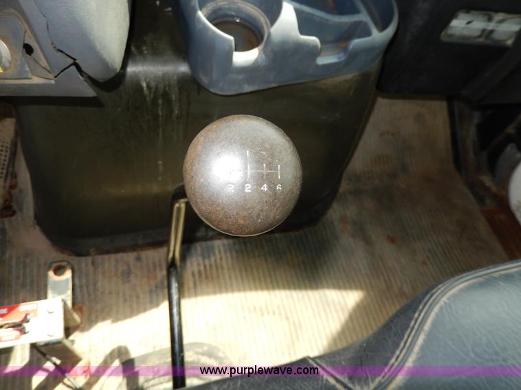 image for item D8143 1990 Ford LN8000 propane truck