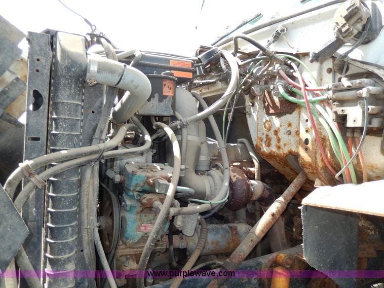 image for item D8143 1990 Ford LN8000 propane truck