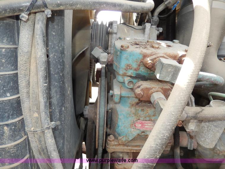 image for item D8143 1990 Ford LN8000 propane truck