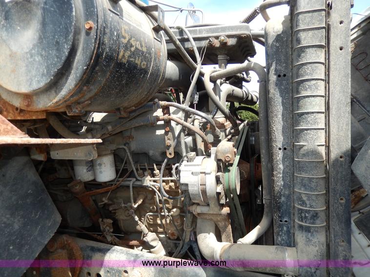 image for item D8143 1990 Ford LN8000 propane truck