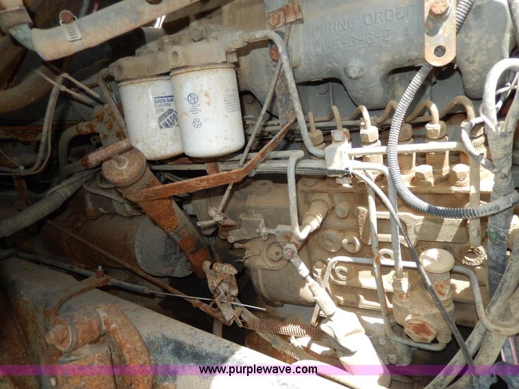 image for item D8143 1990 Ford LN8000 propane truck