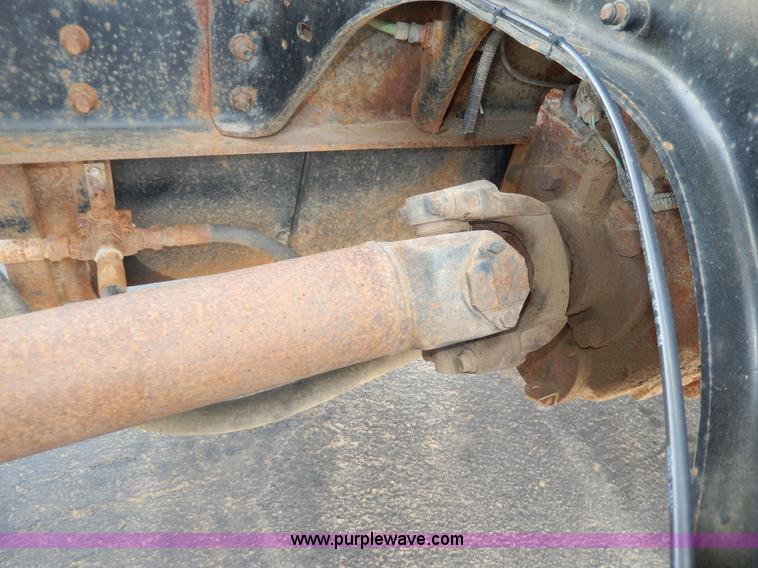 image for item D8143 1990 Ford LN8000 propane truck