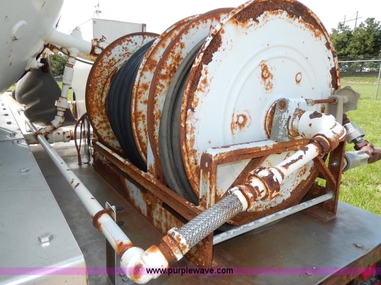 image for item D8143 1990 Ford LN8000 propane truck