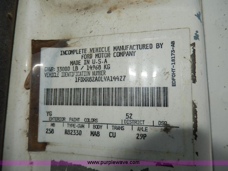 image for item D8143 1990 Ford LN8000 propane truck