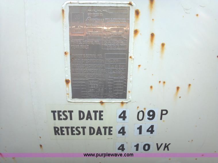 image for item D8143 1990 Ford LN8000 propane truck