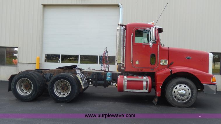 image for item D8146 1996 Peterbilt 377 semi truck