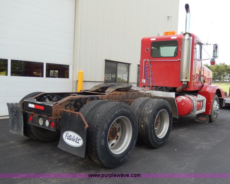 image for item D8146 1996 Peterbilt 377 semi truck