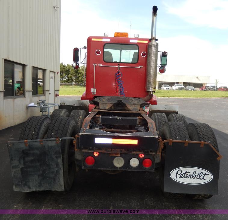 image for item D8146 1996 Peterbilt 377 semi truck