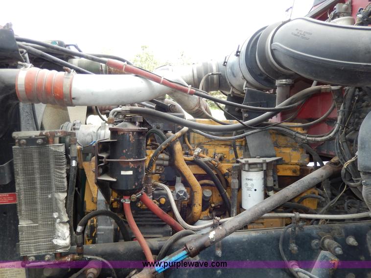 image for item D8146 1996 Peterbilt 377 semi truck